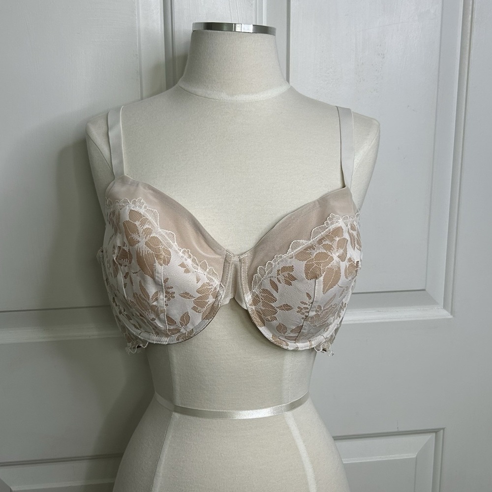 Victoria's Secret Lined Perfect Coverage Bra Womens 40C Wired White Lace + Nude